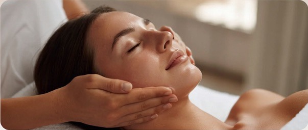 Relaxing facial massage at AnyaBodyCare